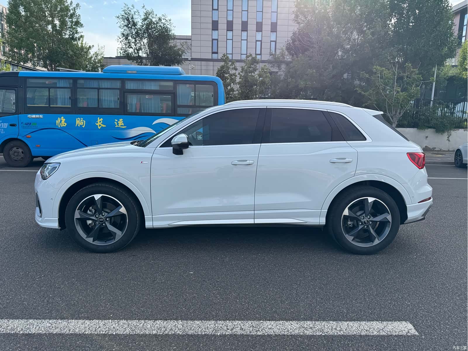 Audi Q3, 2023 4
