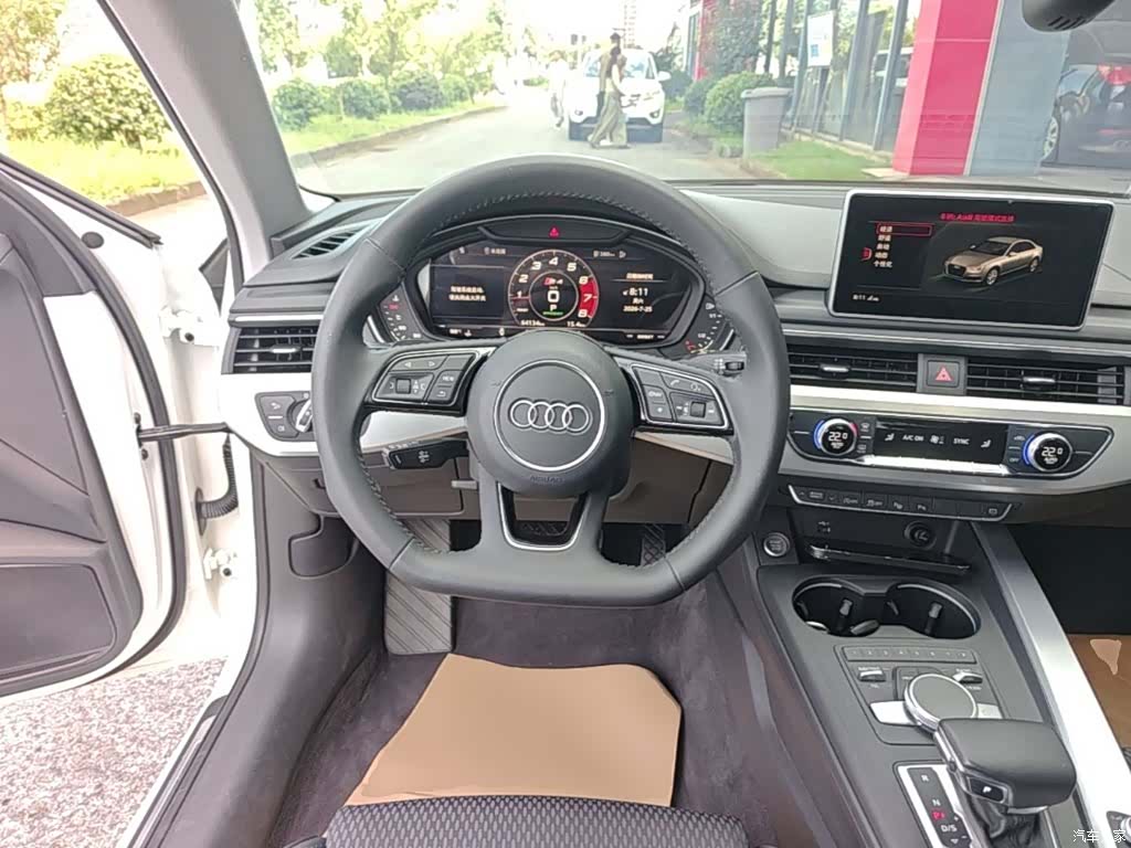 Audi A4L, 2018 7