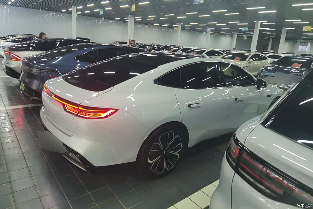 Geely E8, 2025 3