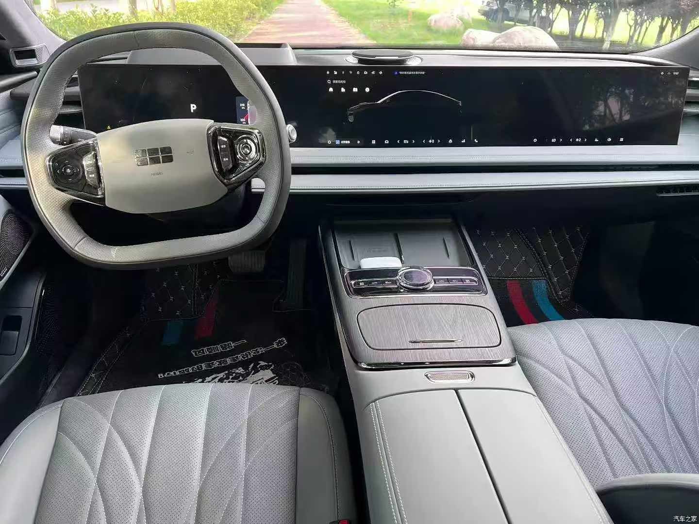 Geely E8, 2025 4