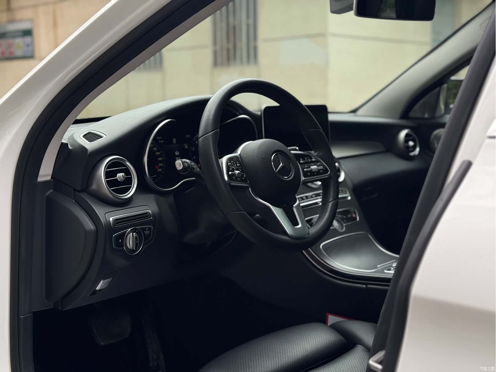 Mercedes-Benz C-Class, 2019 10