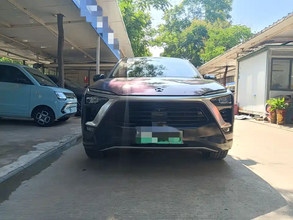 NIO ES8