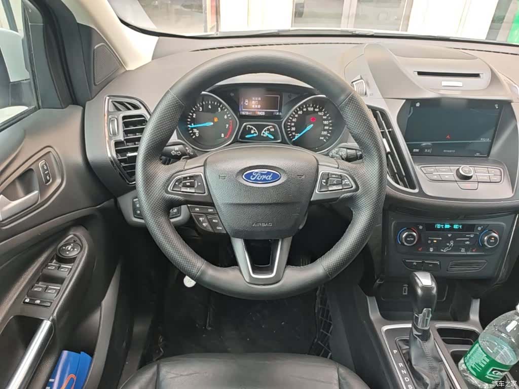 Ford Kuga, 2017 11