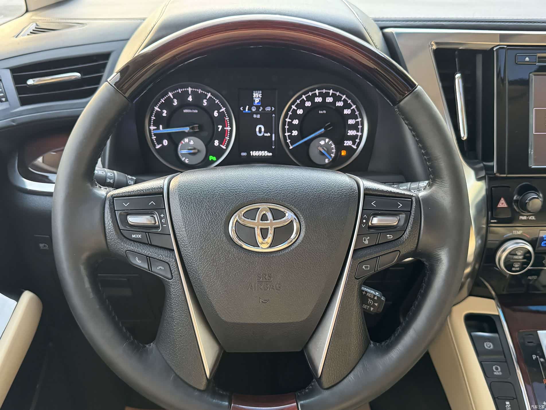 Toyota Alphard, 2017 10