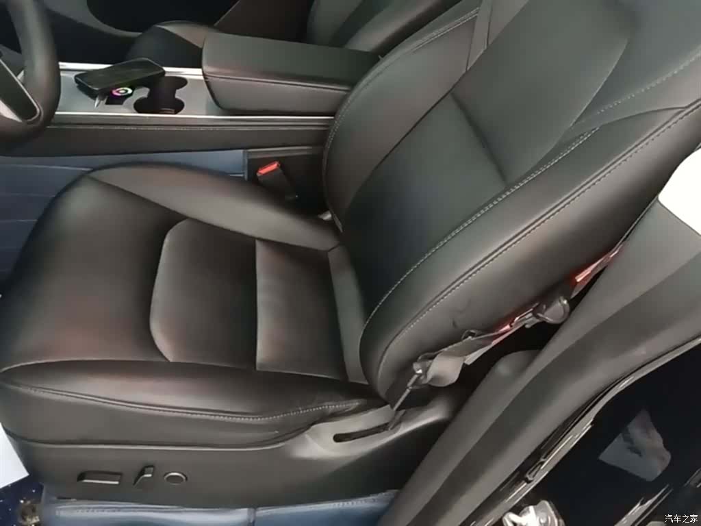 Tesla Model Y, 2023 15