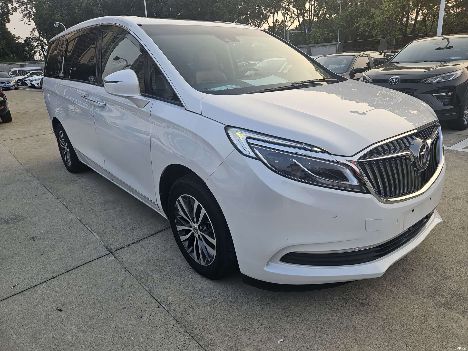 Buick GL8, 2018 3