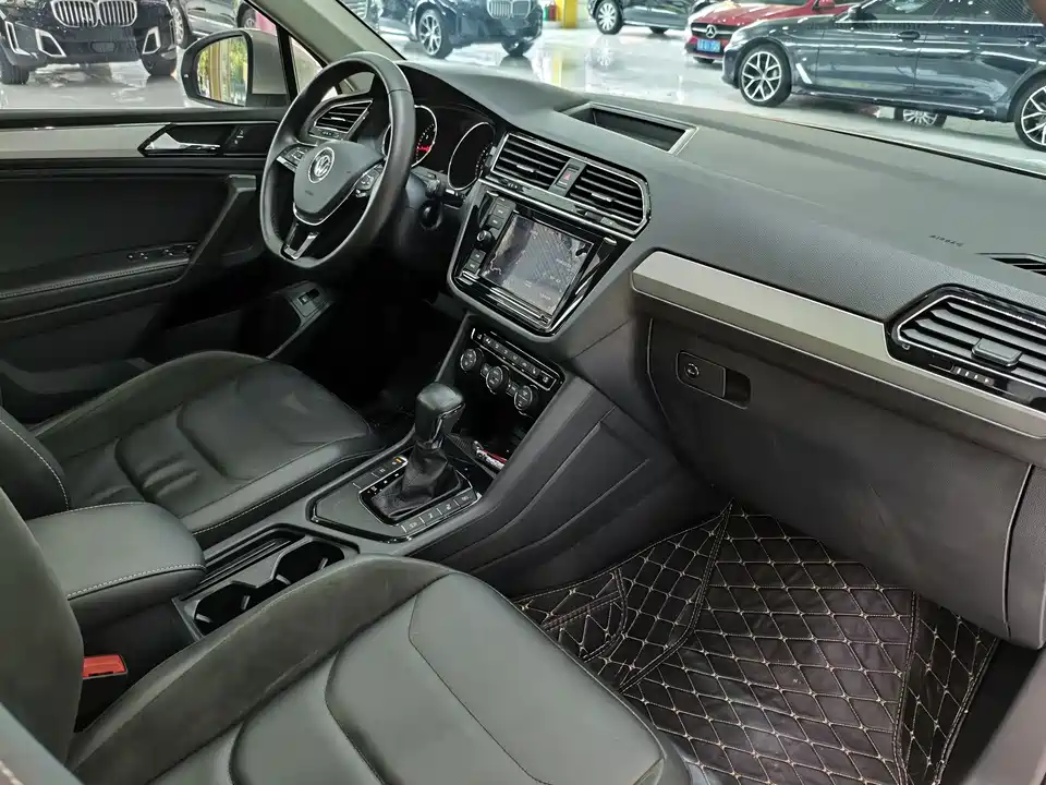 Volkswagen Tiguan L