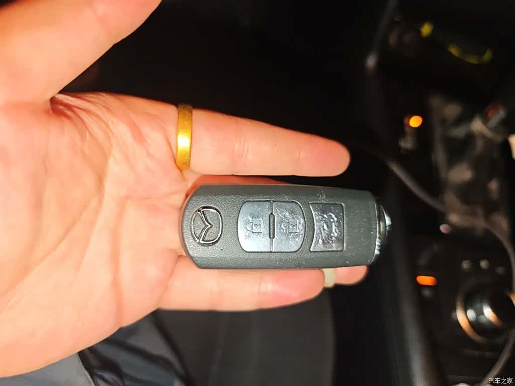 Mazda Mazda3, 2017 12