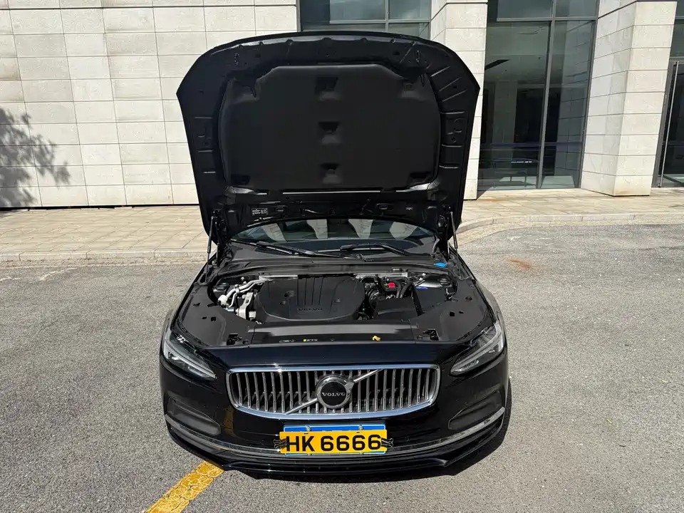 Volvo S90
