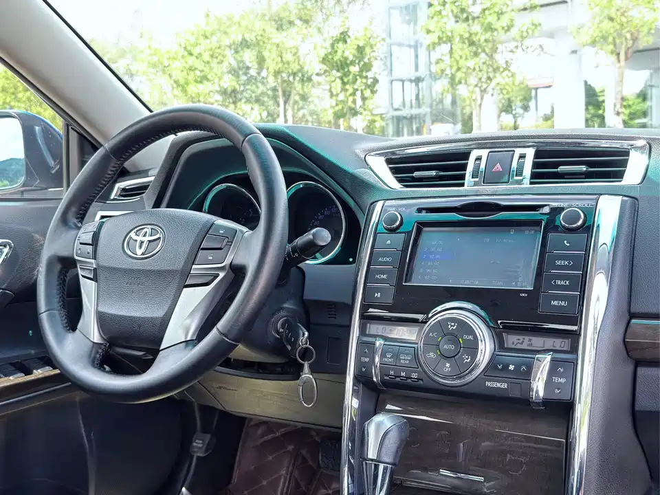 Toyota Reiz