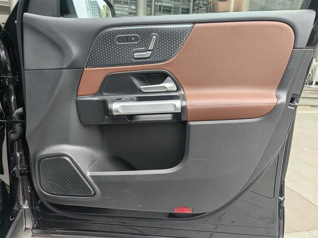 Mercedes-Benz GLB, 2025 18