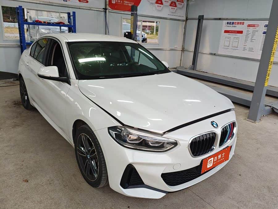 BMW 1 Series 2022, фото 2
