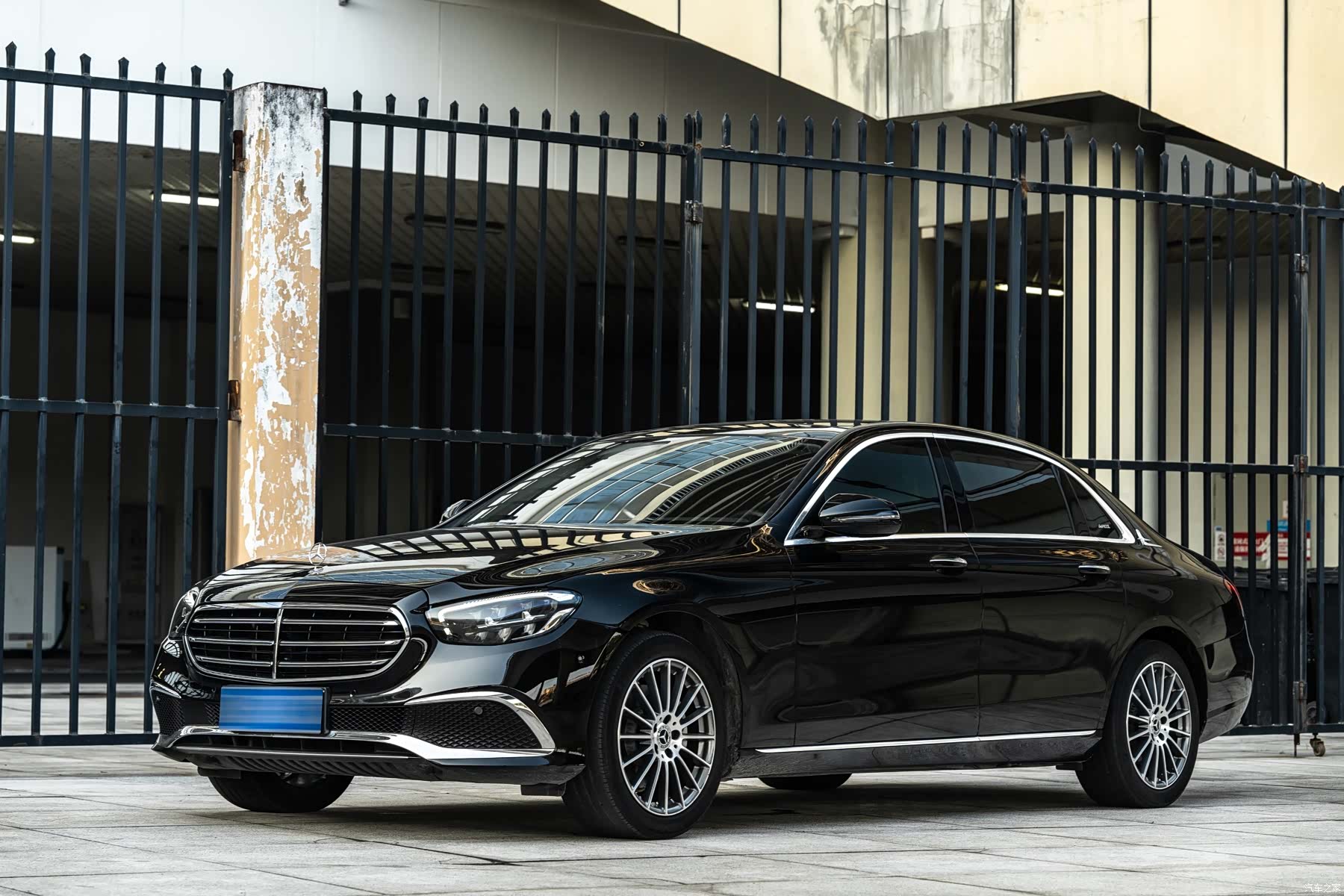 Mercedes-Benz E-Class, 2022 13