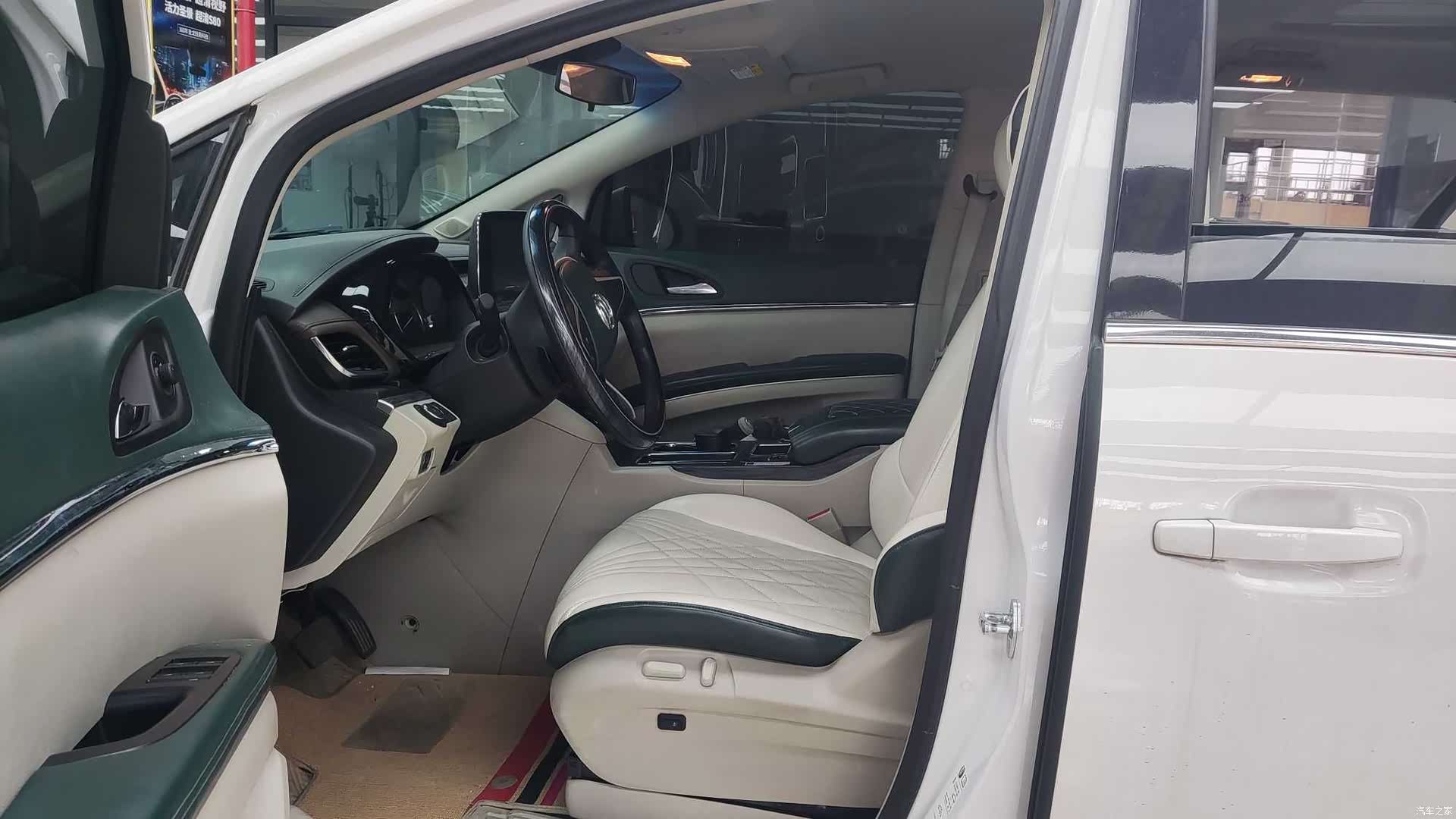 Buick GL8, 2023 3