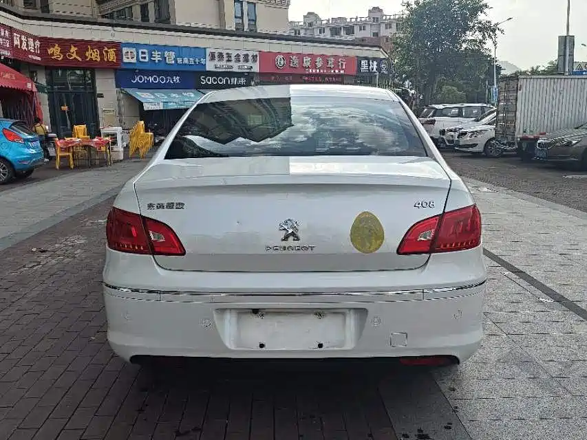 Peugeot 408