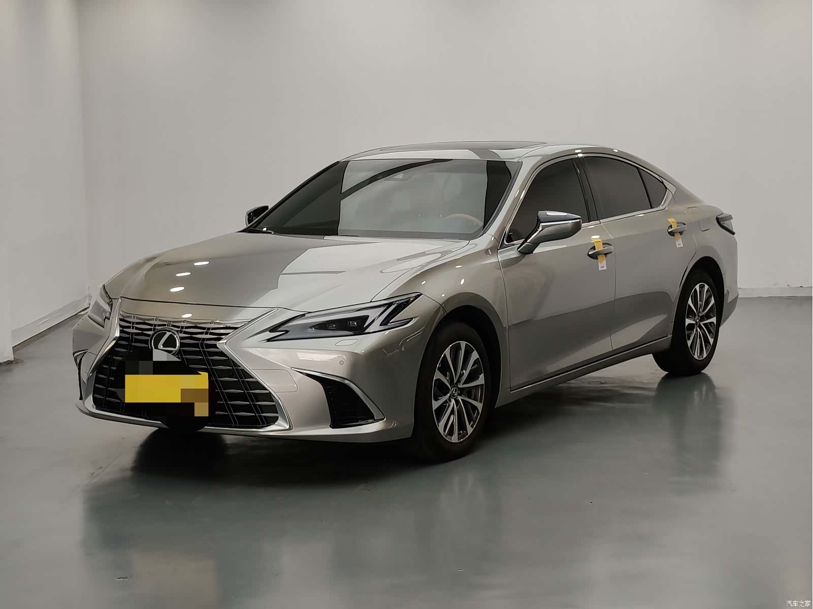 Lexus ES, 2026 1
