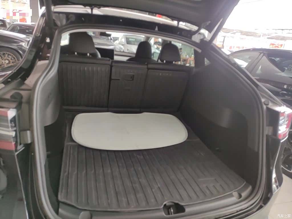 Tesla Model Y, 2024 15