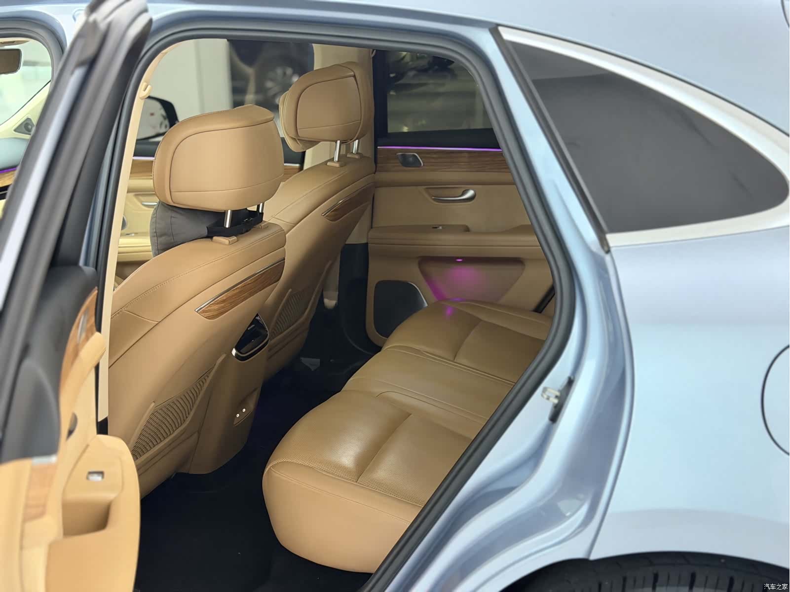 AITO M5, 2022 все фото