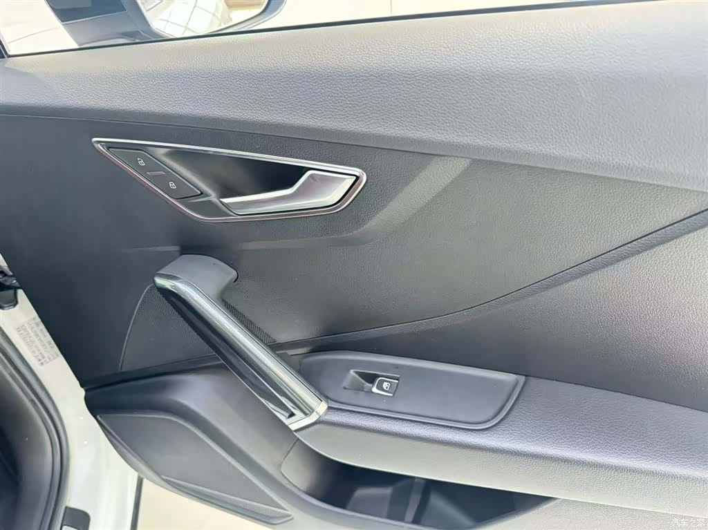 Audi Q2L, 2021 11
