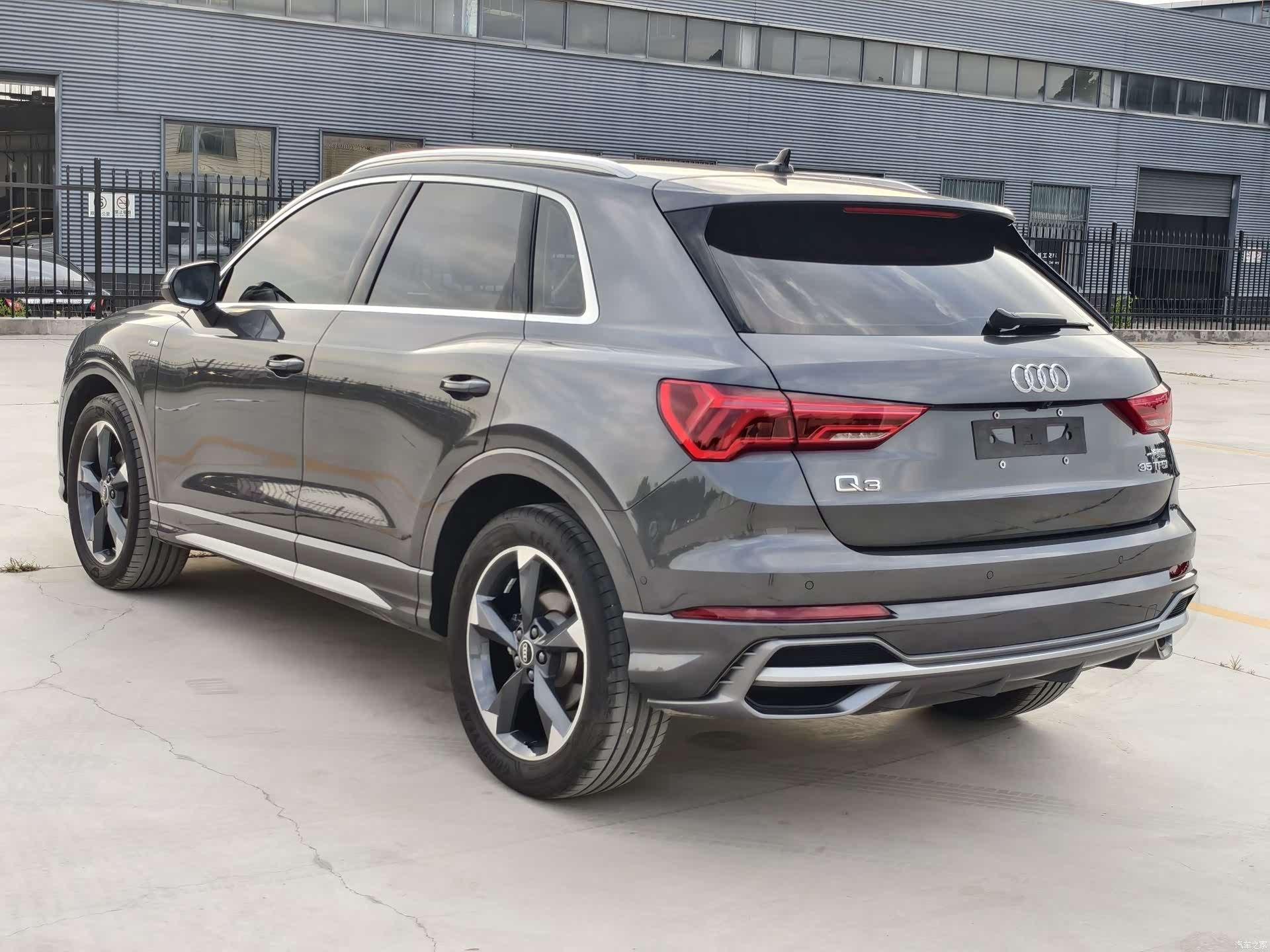 Audi Q3, 2022 4