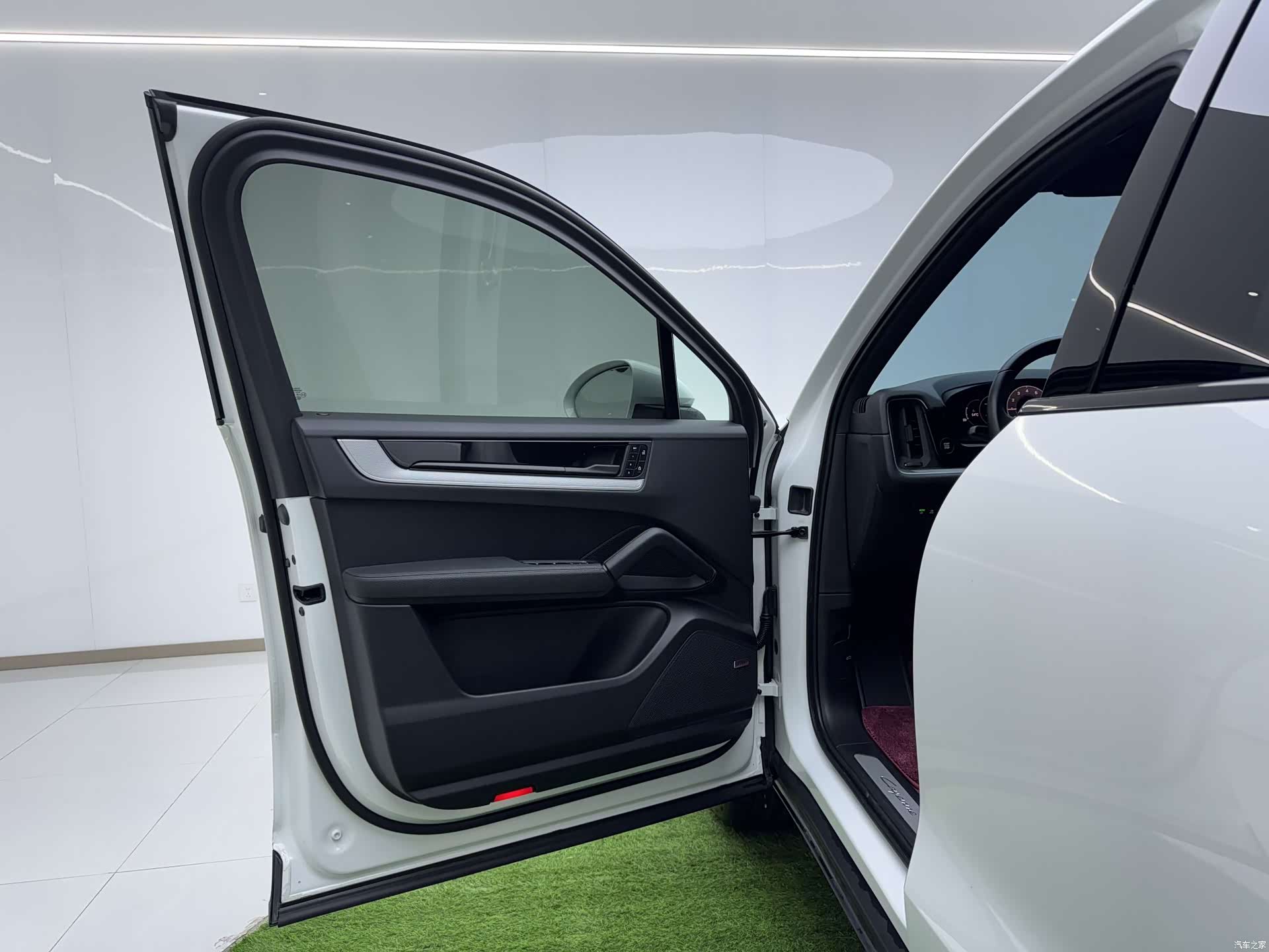 Porsche Cayenne, 2024 10