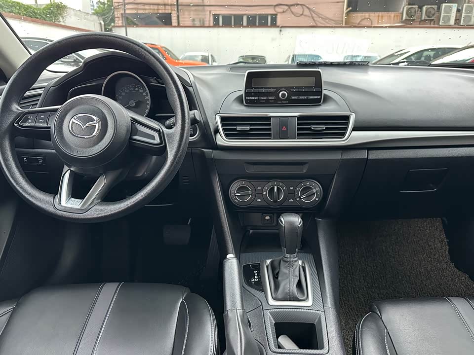 Mazda 3 Angkesaila