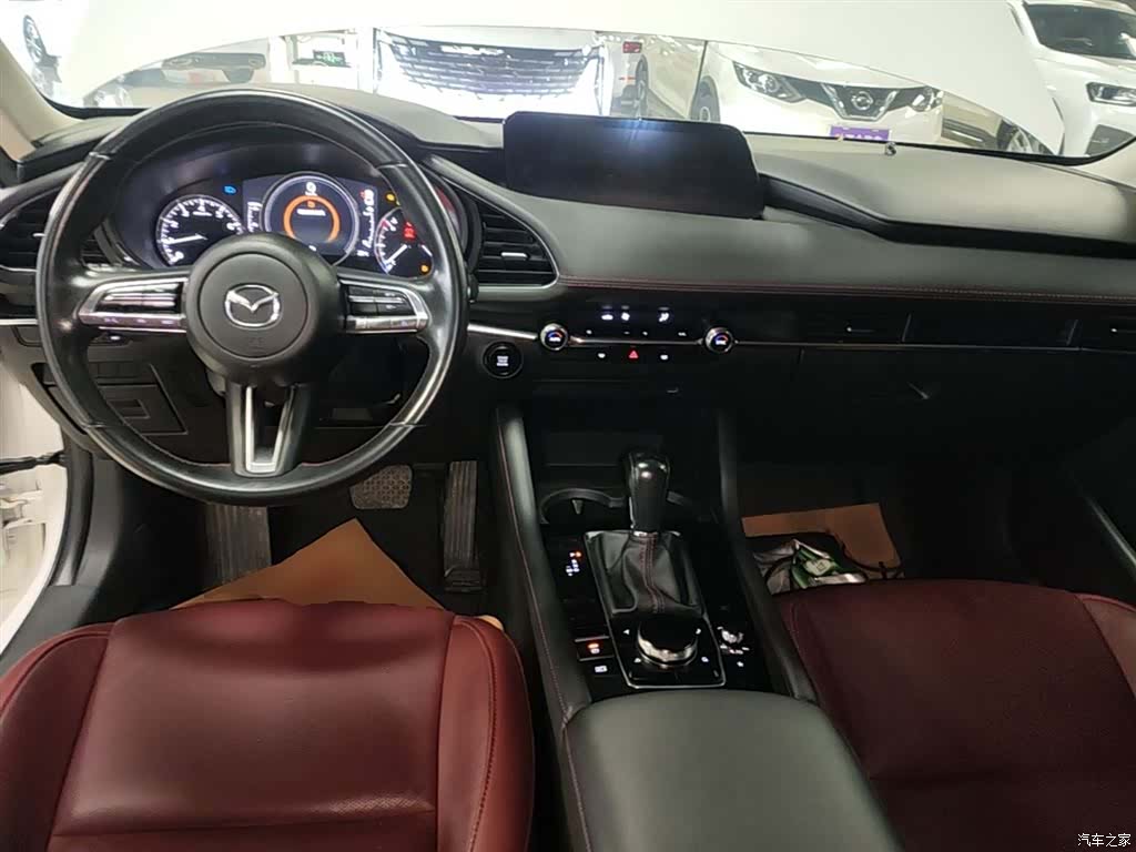 Mazda Mazda3, 2023 10