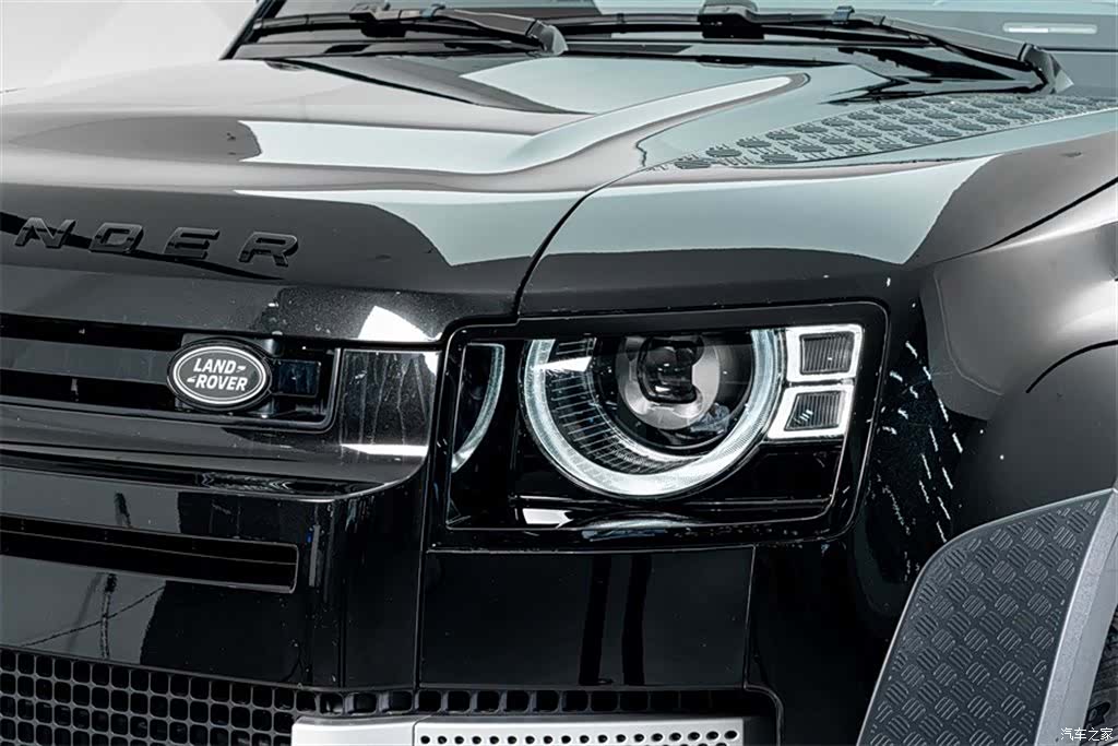 Land Rover Defender, 2021 4