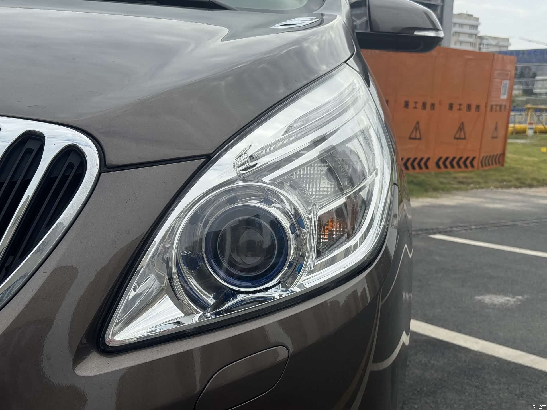 Buick GL8, 2011 9