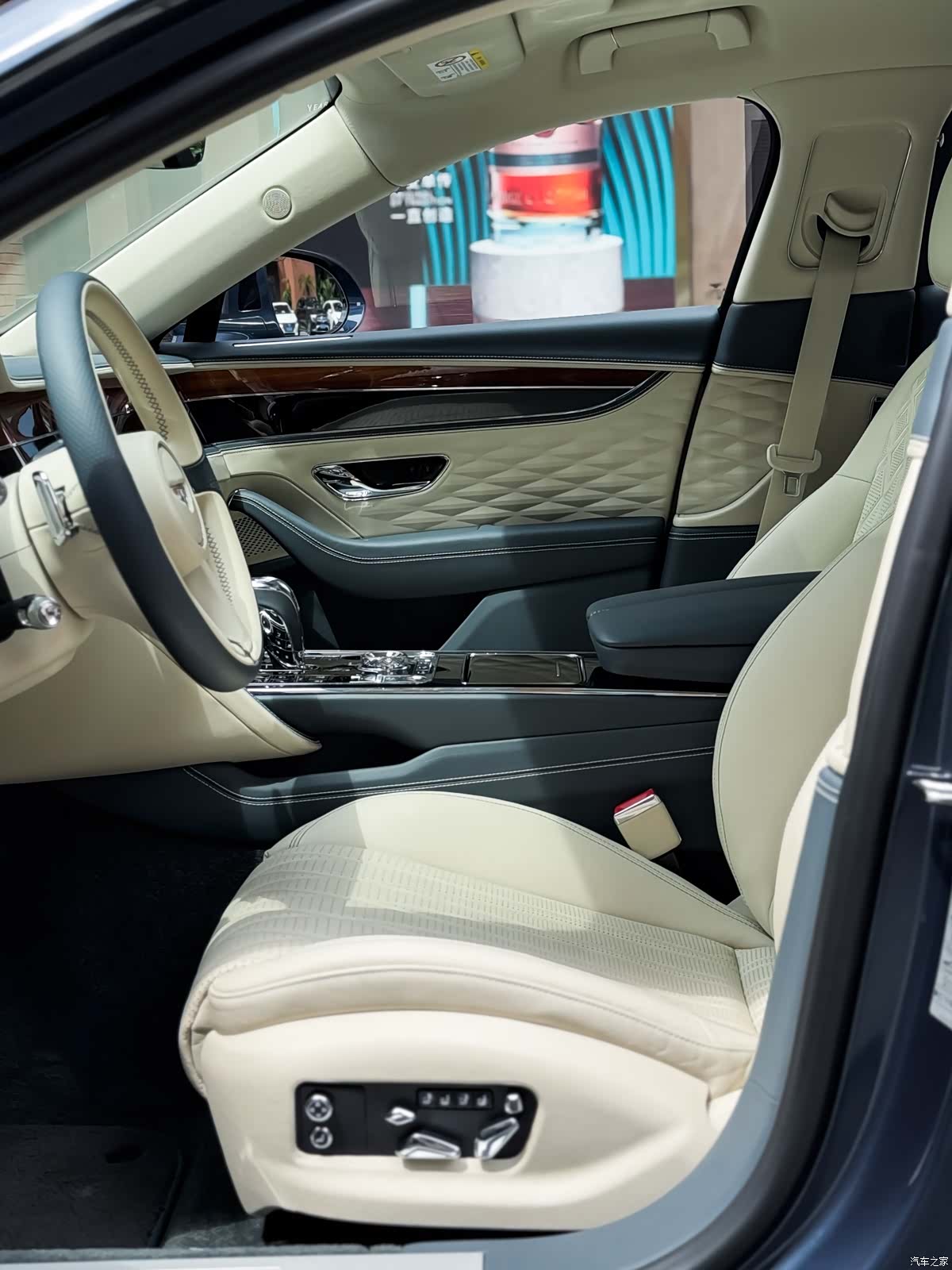 Bentley Flying Spur, 2020 9