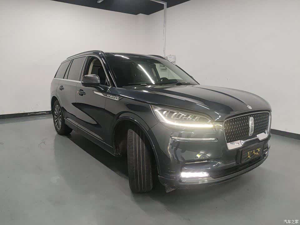 Lincoln Aviator, 2023 3