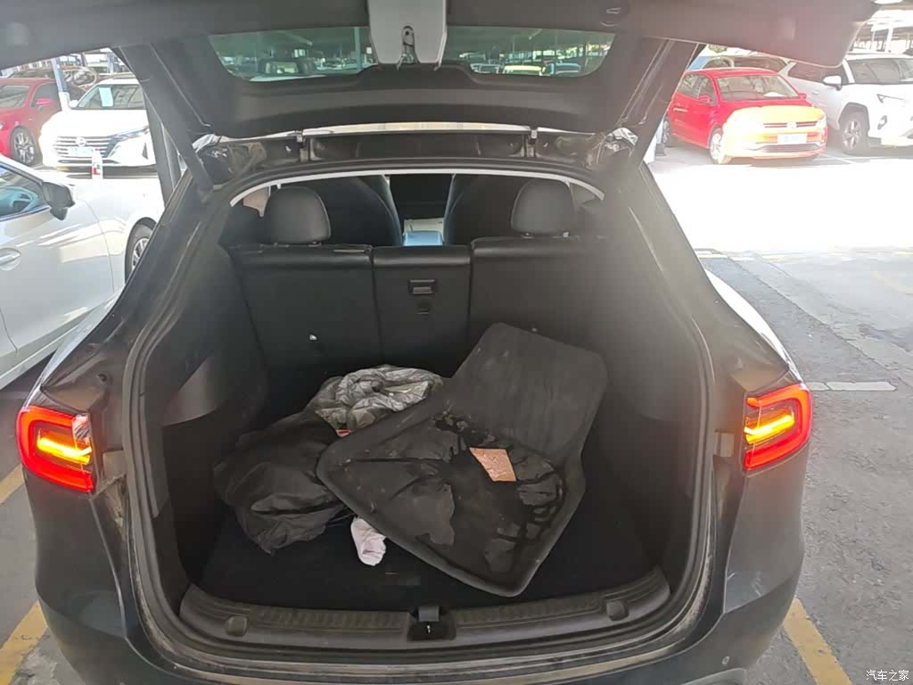 Tesla Model Y, 2021 19
