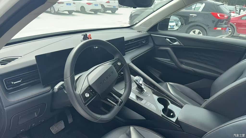 Roewe RX5, 2022 4