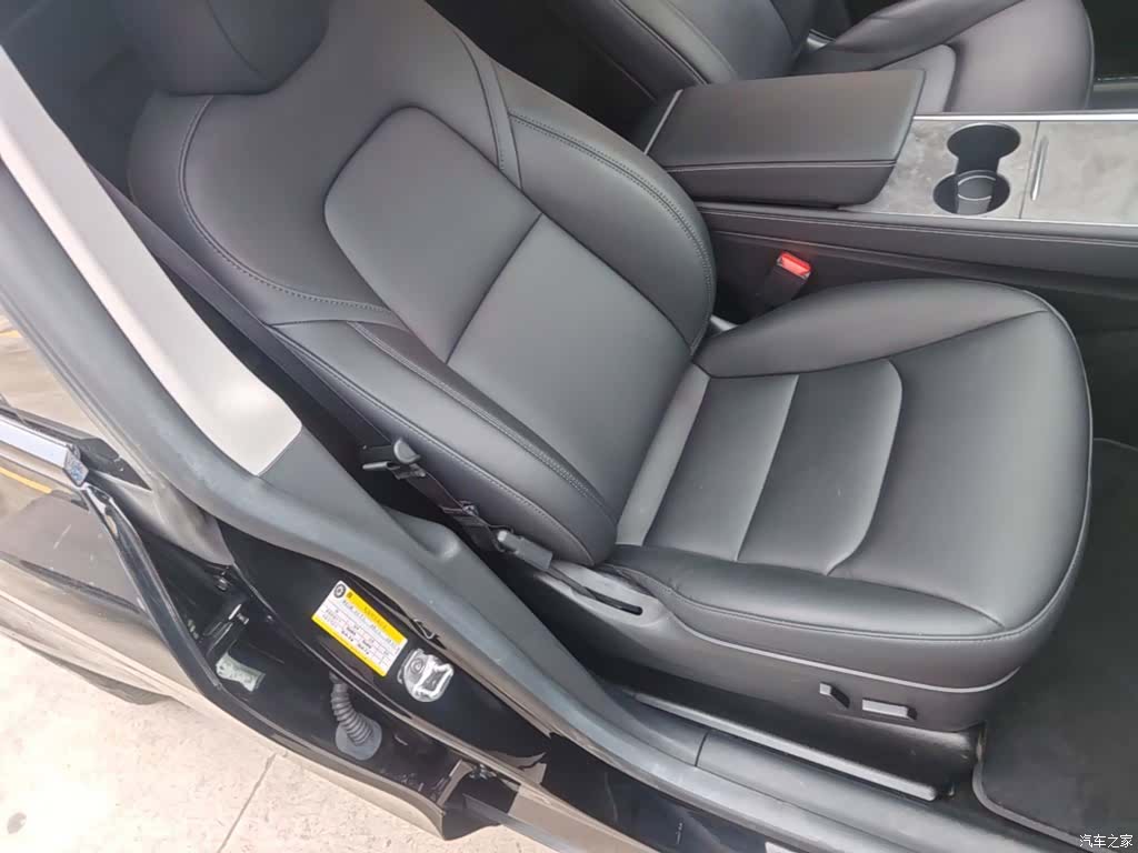 Tesla Model Y, 2022 20