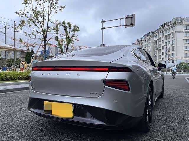 XPENG P7