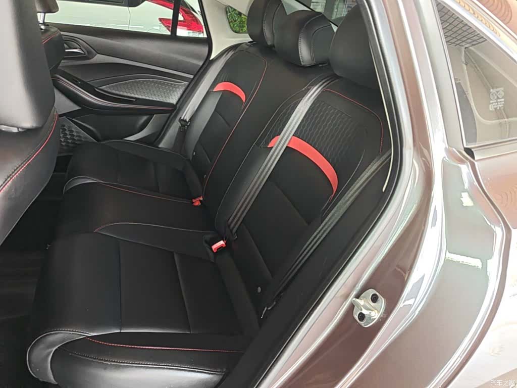 MG MG5, 2021 17