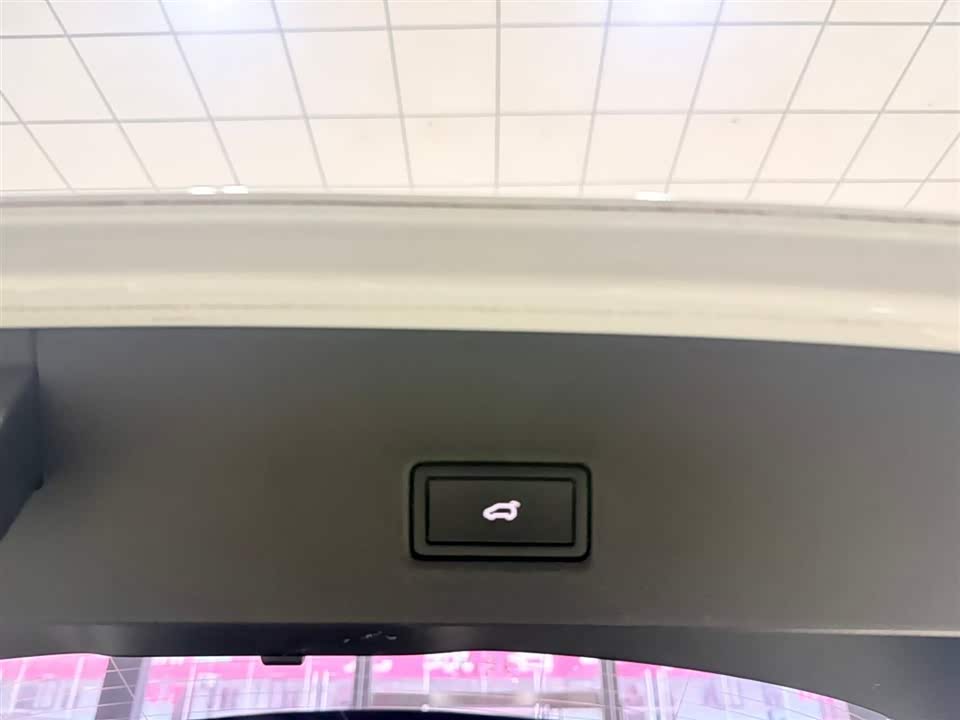 Volkswagen T-ROC exploring Songs