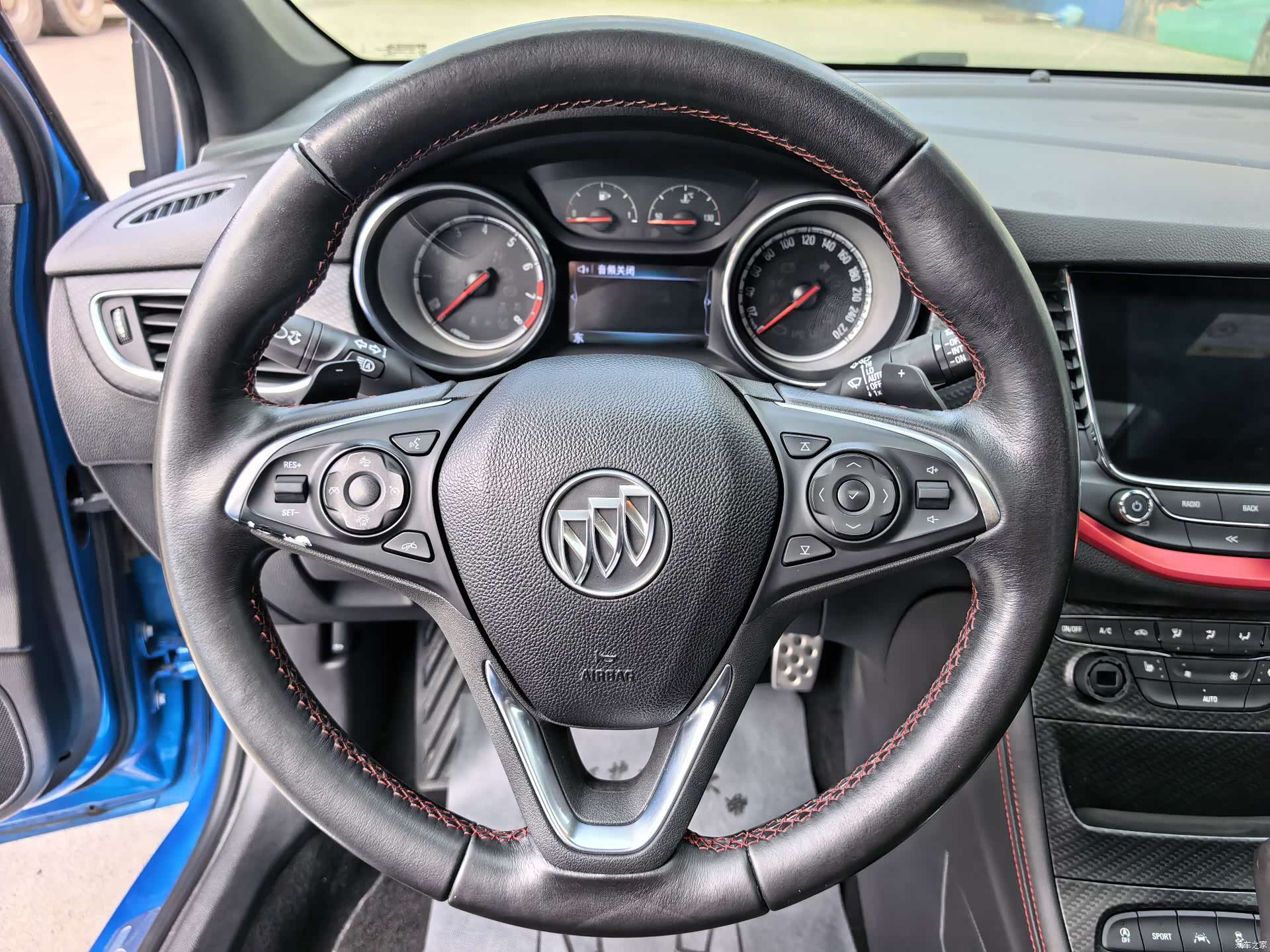 Buick Verano, 2017 11