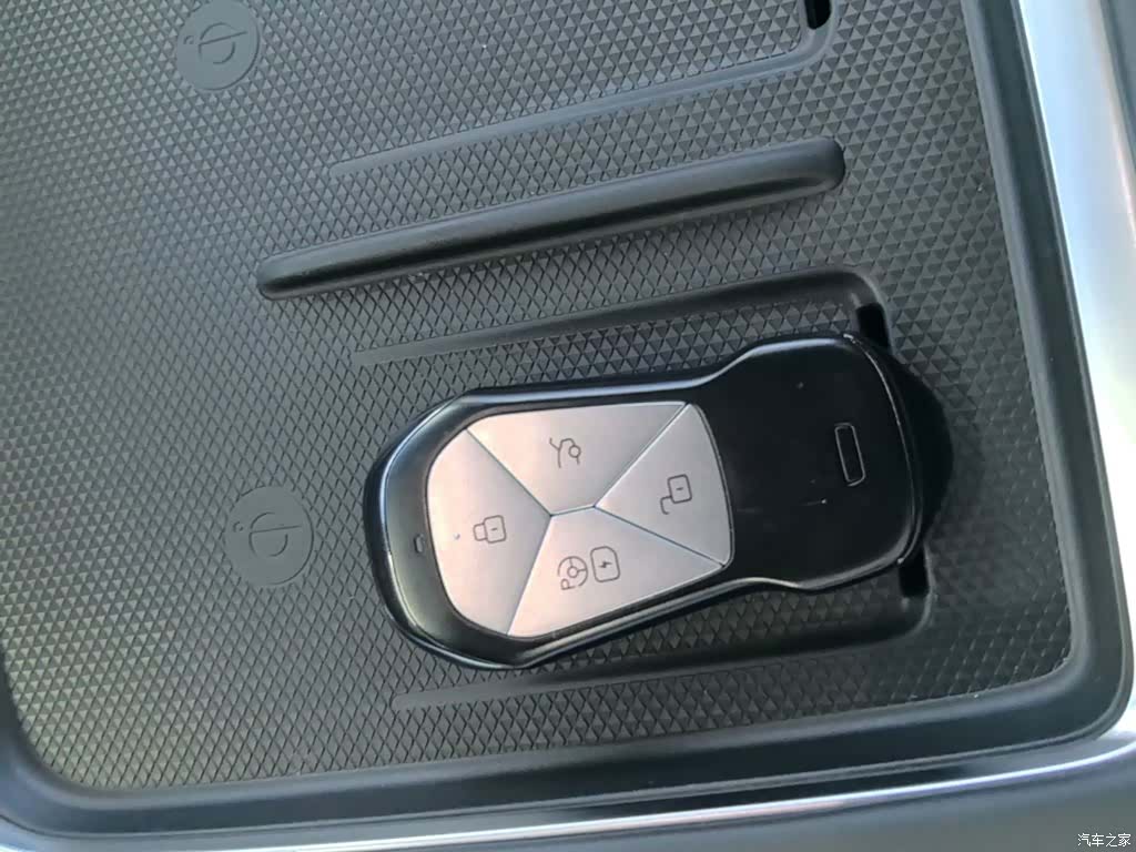 Xpeng G9, 2024 9