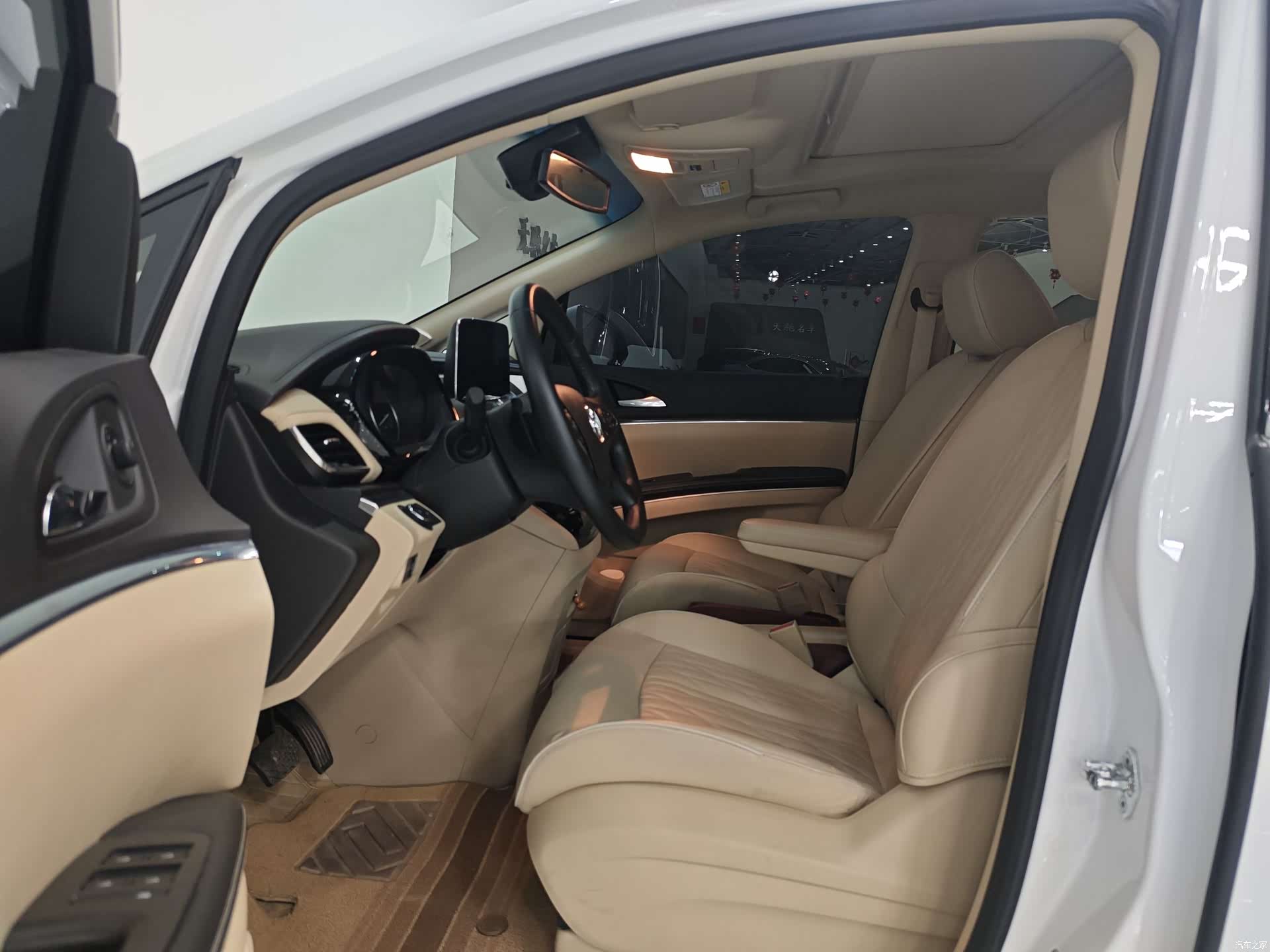 Buick GL8, 2023 4