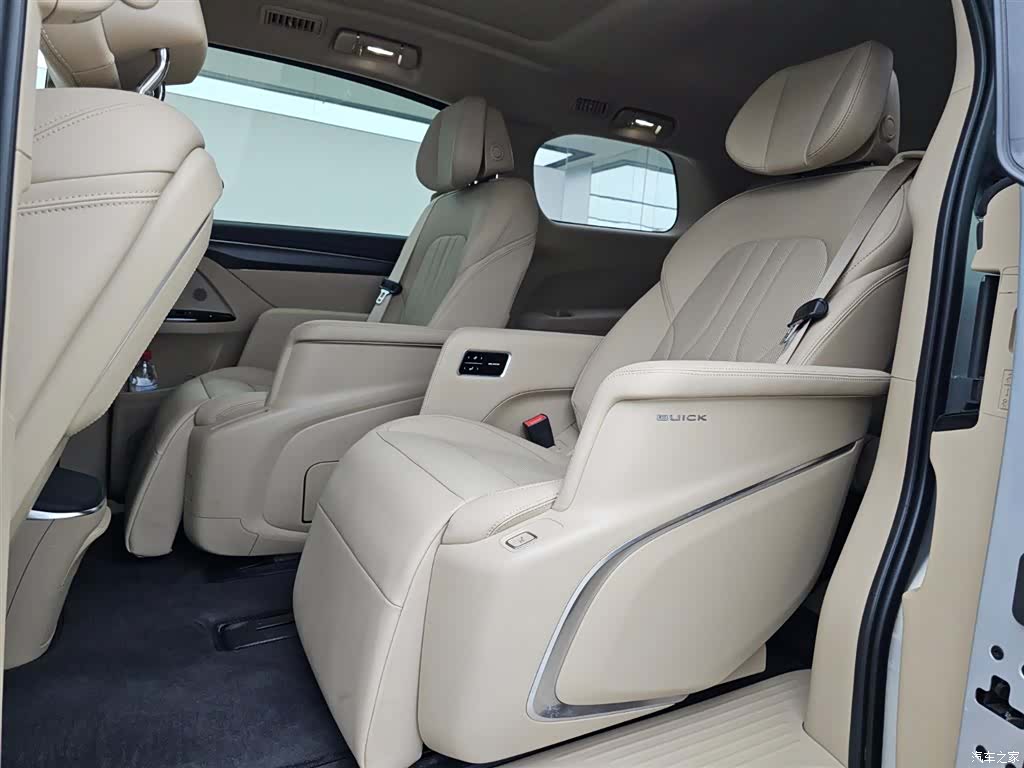 Buick GL8, 2025 12