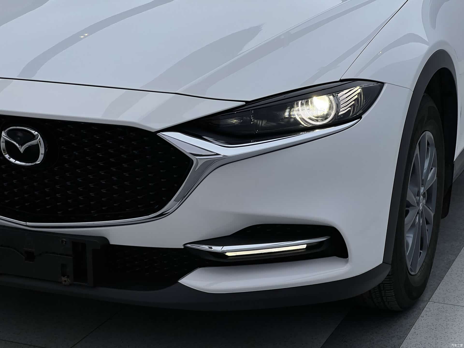 Mazda CX-4, 2023 4