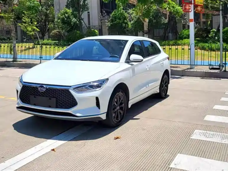 BYD e2