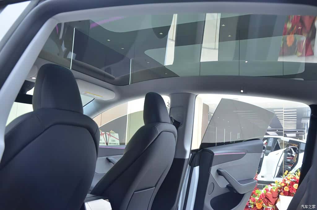 Tesla Model Y, 2025 11