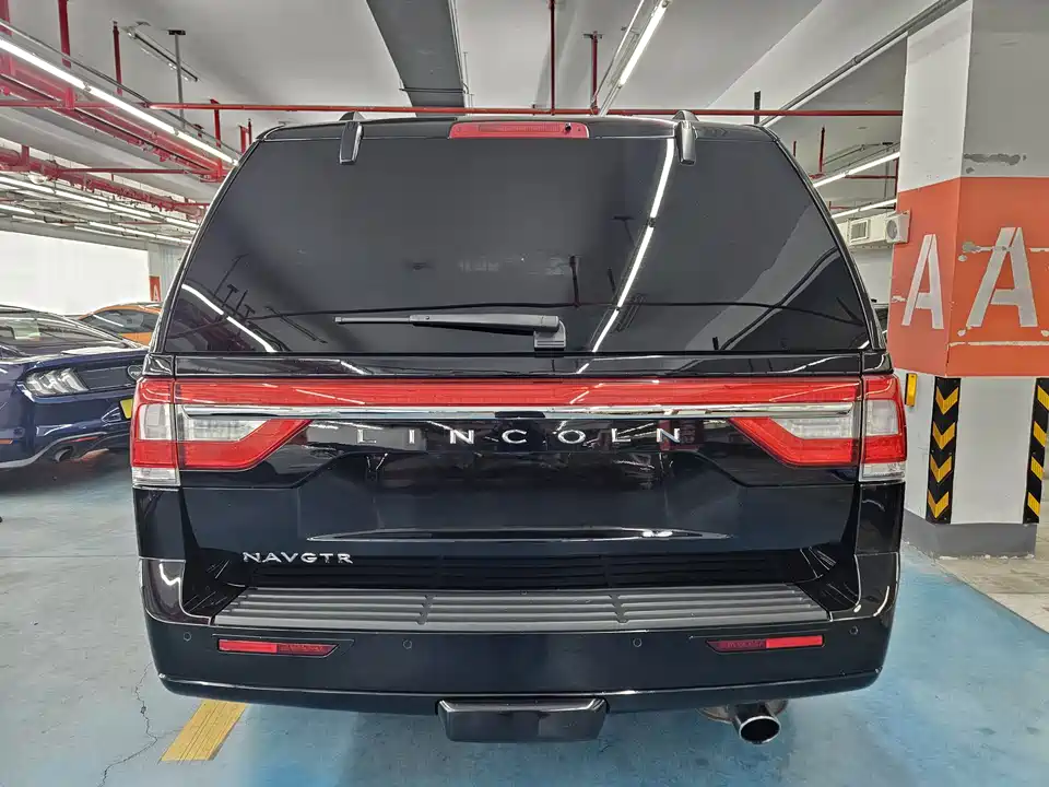 Lincoln Navigator