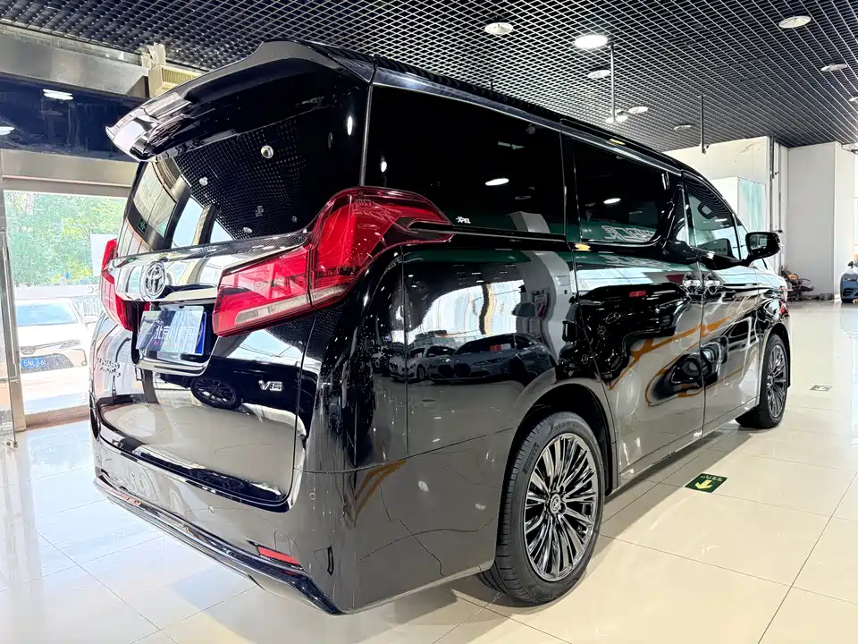Toyota Elfa