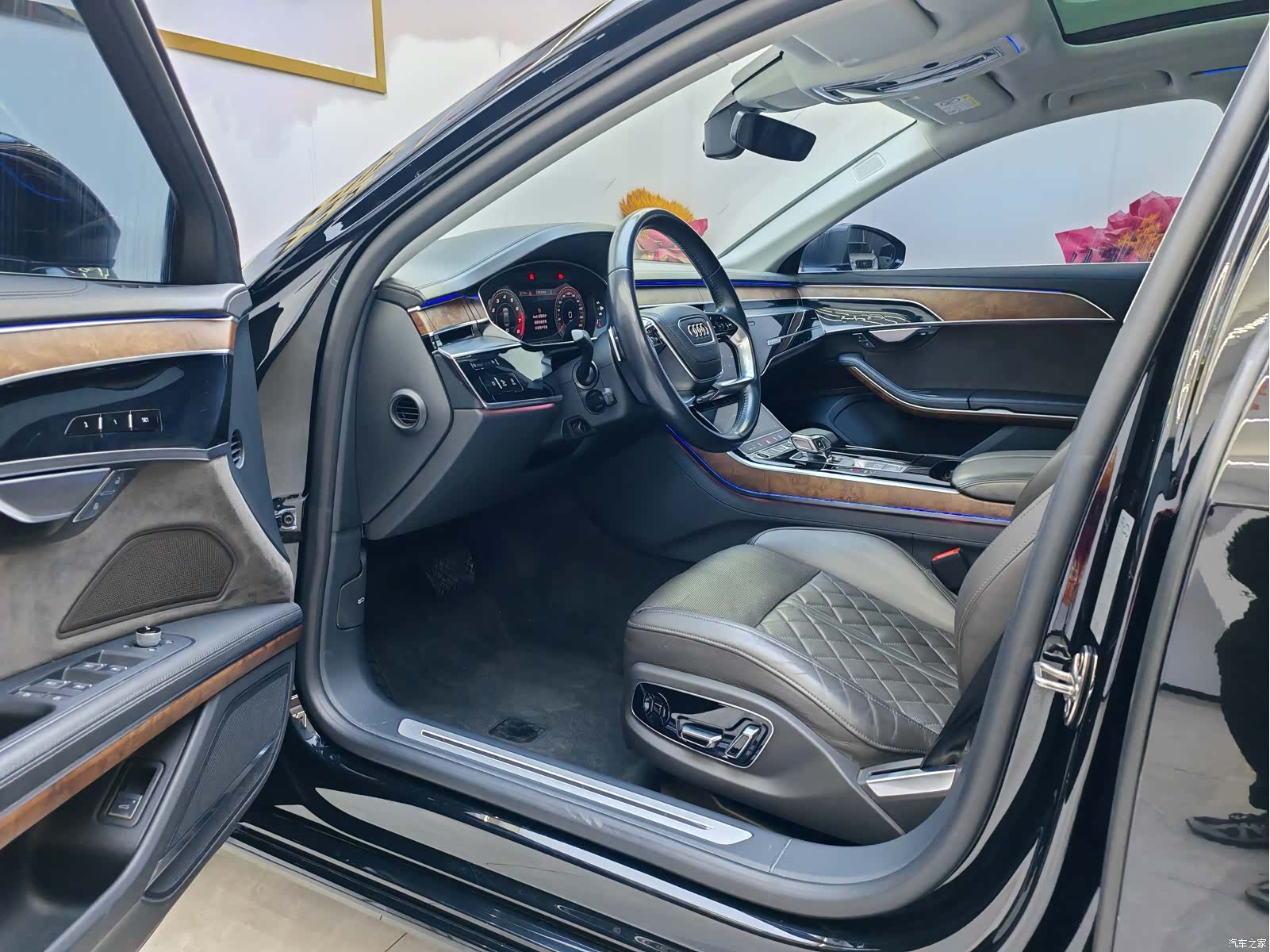 Audi A8L, 2021 все фото