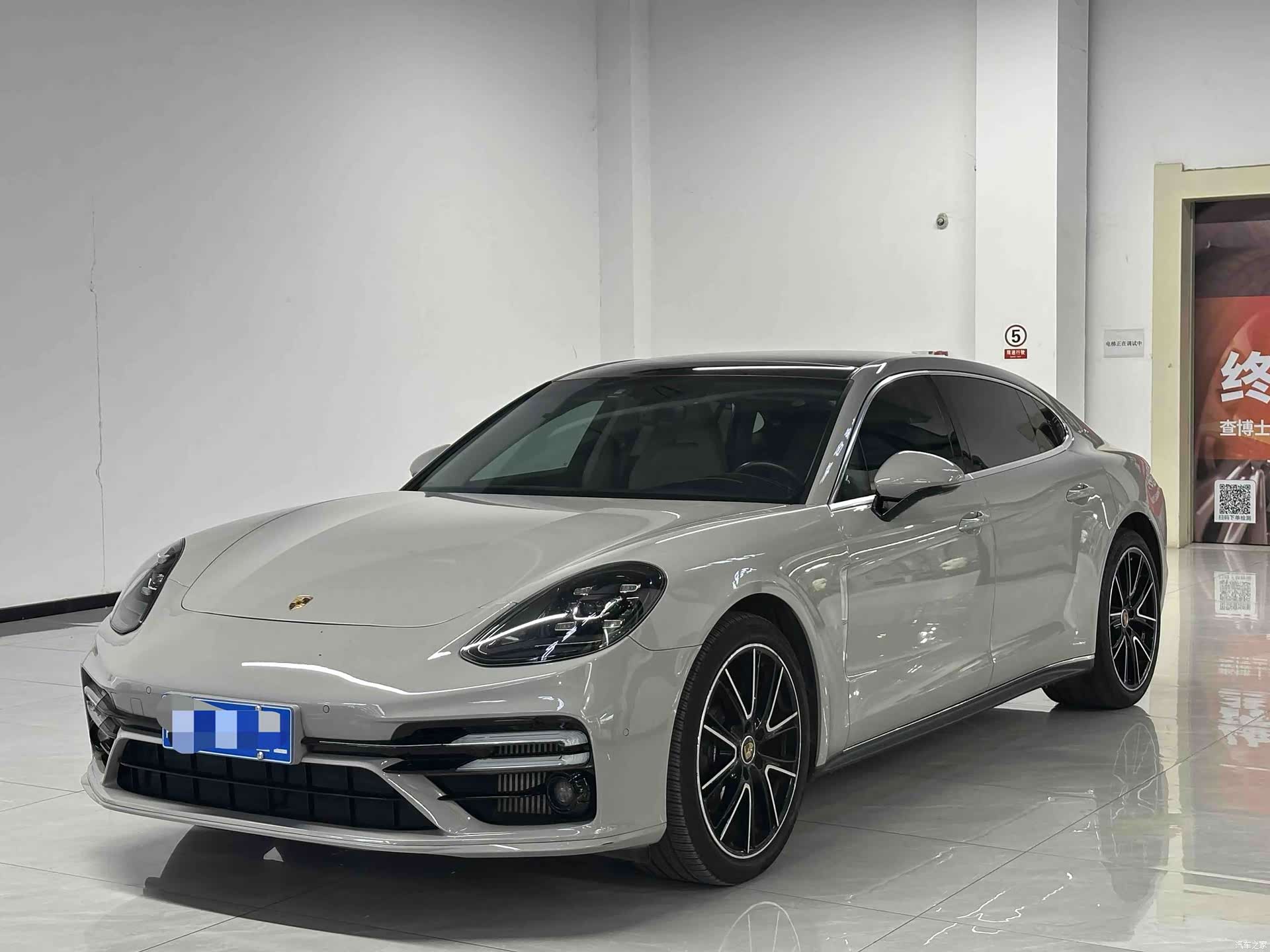 Porsche Panamera, 2022 1