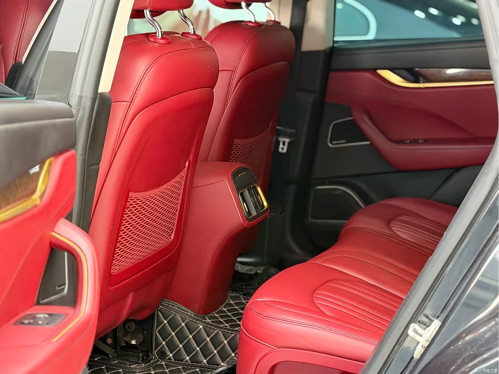 Maserati Levante, 2016 11