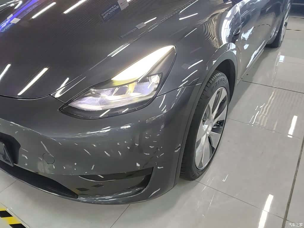Tesla Model Y, 2022 24